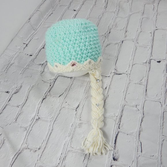 Beautiful "Frozen" Handmade Beanie Crochet. - Picture 4 of 8